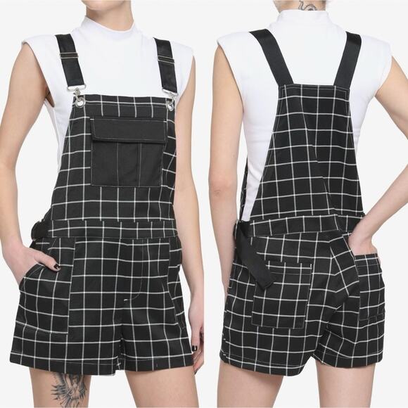 HOT TOPIC Shortalls Shorts Overalls Size Medium Emo Punk Skater Goth Grunge Alt - Picture 2 of 9